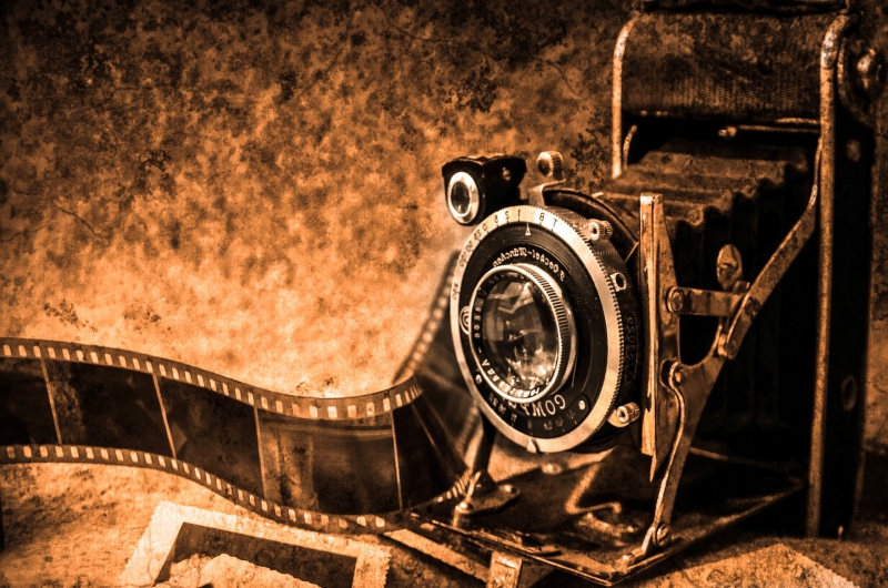 photographe-SERANON-min_light-wood-night-camera-photography-vintage-1245236-pxhere.com